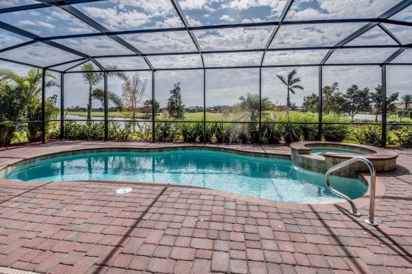 Cost of Pool Enclosure Cleaning in Naperville