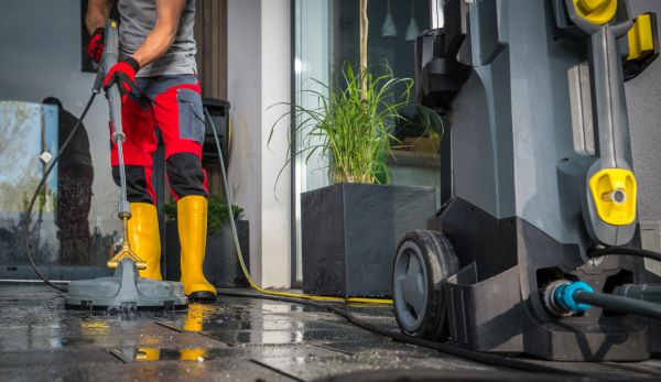 Commercial Pressure Cleaning in Naperville
