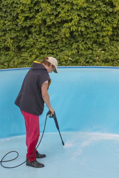 Cost of Pool Pressure Washing in Naperville