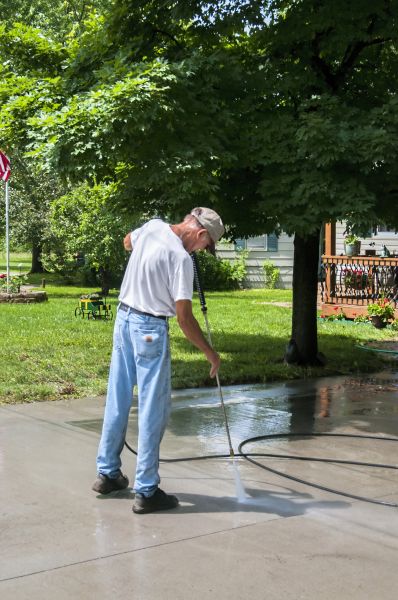 Cost of Driveway Concrete Cleaning in Naperville