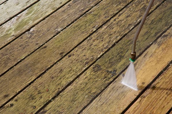 Cost of Deck Mold Removal in Naperville