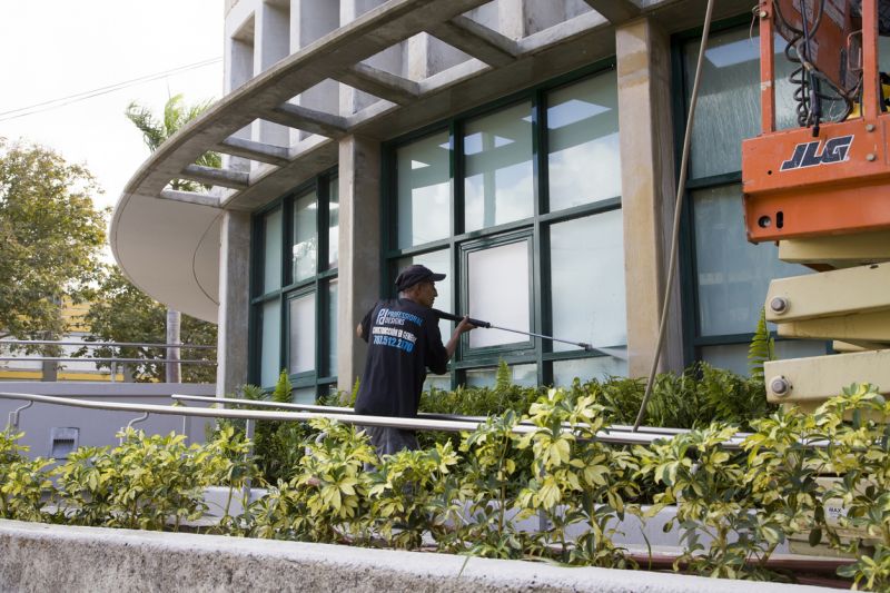 Residential Powerwashing detail